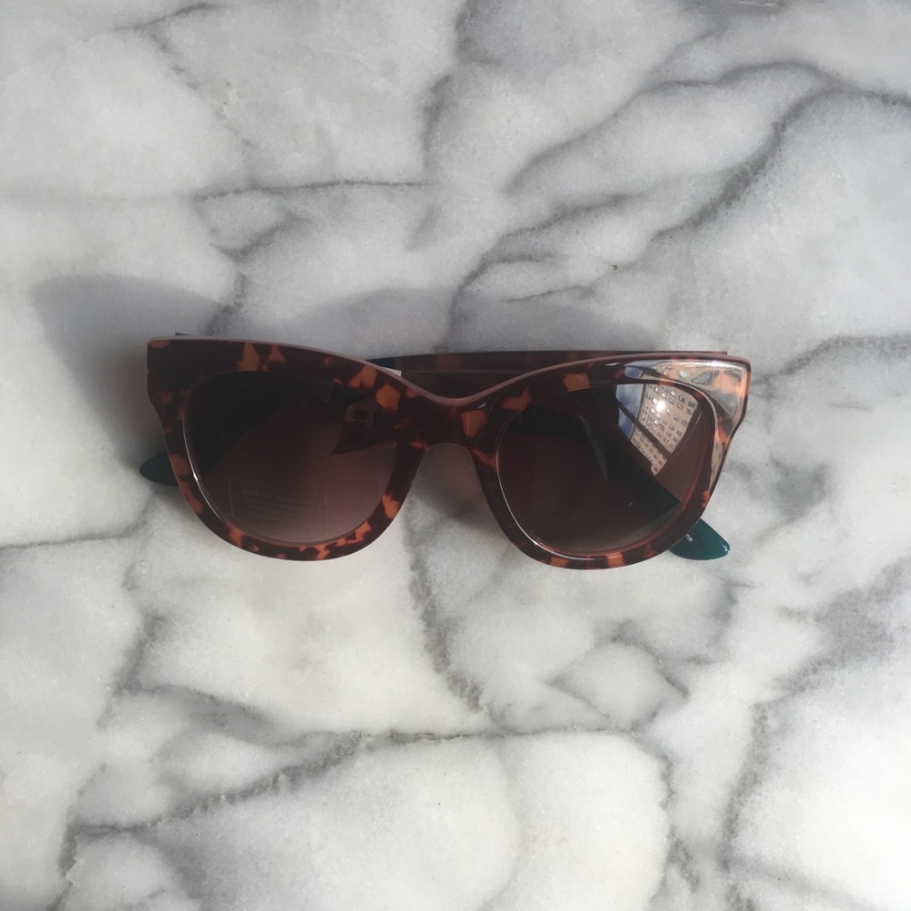 Anthropologie tortoiseshell 100% UV sunglasses